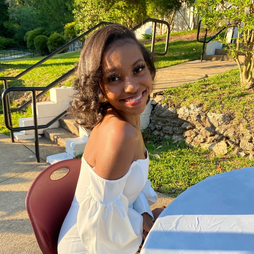 Meet your Posher, Dayla